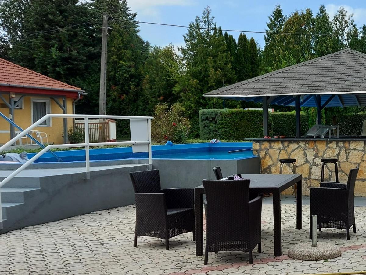 Tulipan Bungalow Camping Resort Gyenesdiás Extérieur photo
