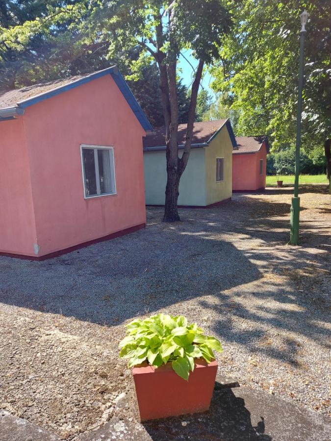 Tulipan Bungalow Camping Resort Gyenesdiás Extérieur photo